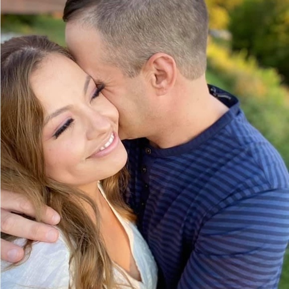 Meet your Posher, Elora - Picture 1 of 1